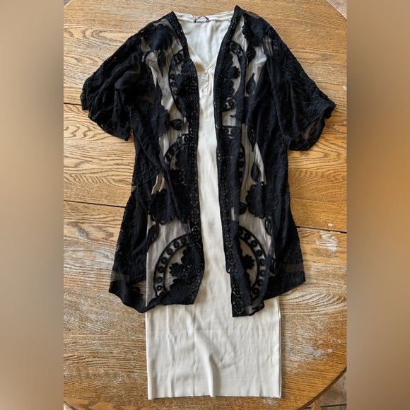 Time and Tru | Black Sheer Lace Kimono - Picture 7 of 11